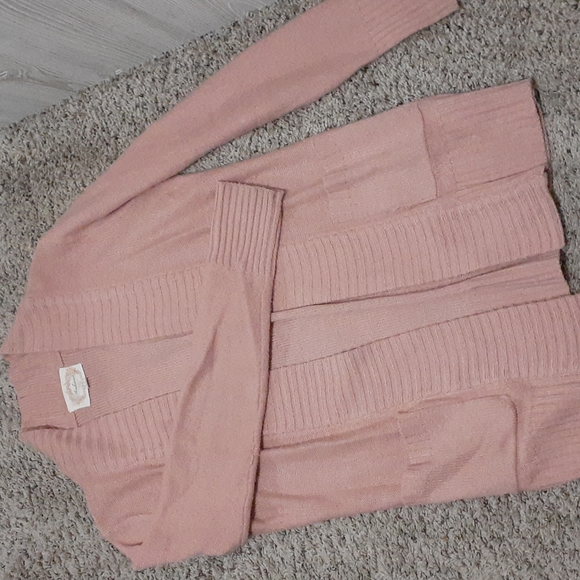 Cardigan - Picture 1 of 1